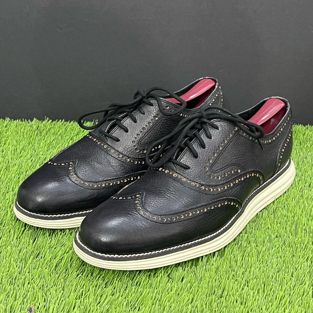 Cole Haan OriginalGrand Black Wingtips with tan dot detailing. Size 10.